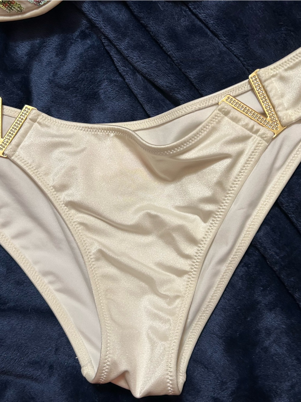 Victoria's Secret Cream Sequin-Striped Bikini Set - Picture 4 of 6